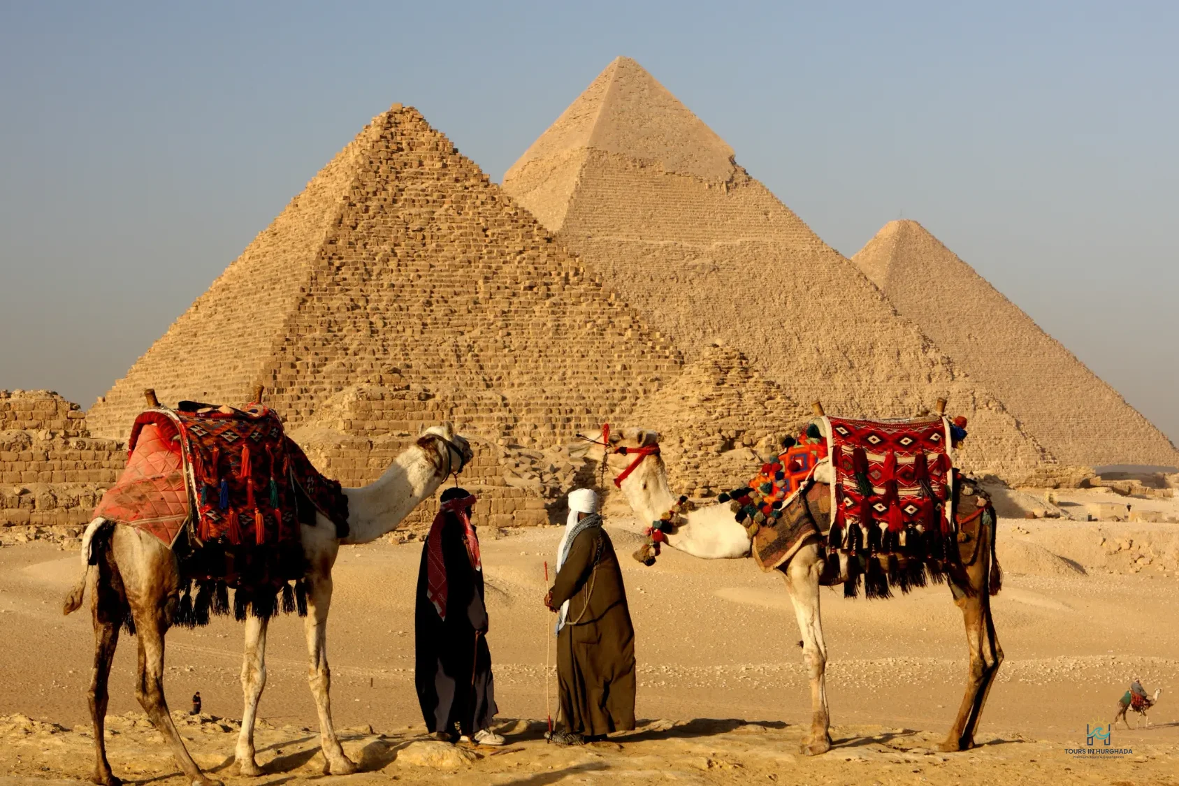 Hurghada Pyramids Day Trip: 1 Grand Cairo Adventure